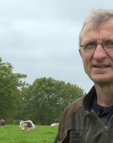 decouvrez-les-secrets-dun-camembert-normand-bio-et-aop
