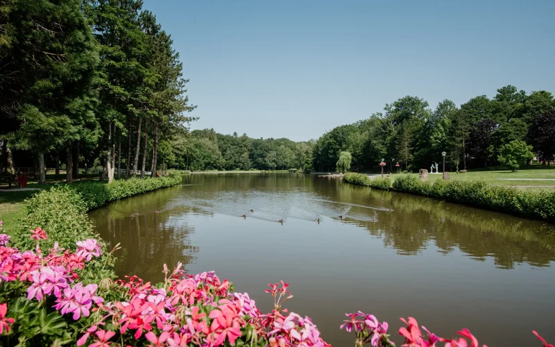 Lac_de_Forges-les-Eaux